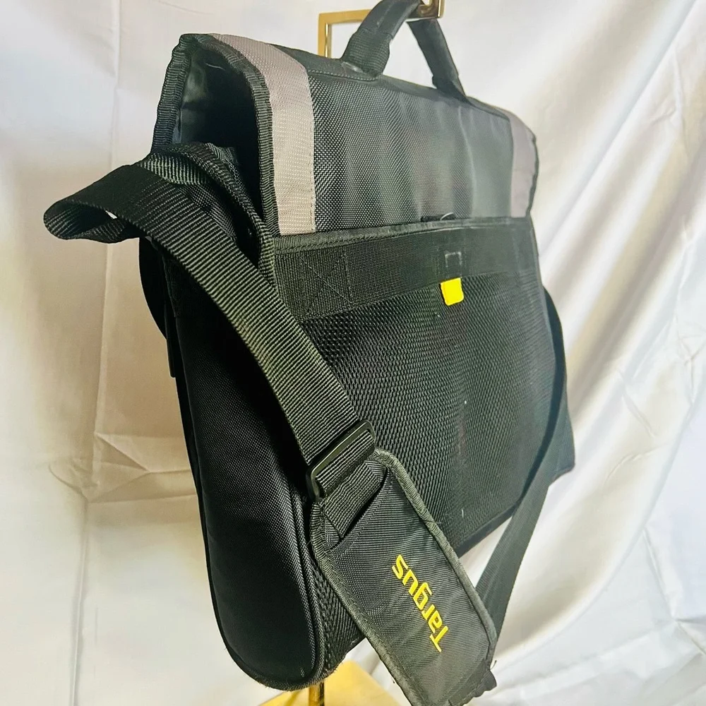 Targus City Gerald Black and Gray Men's Messenger Bag
